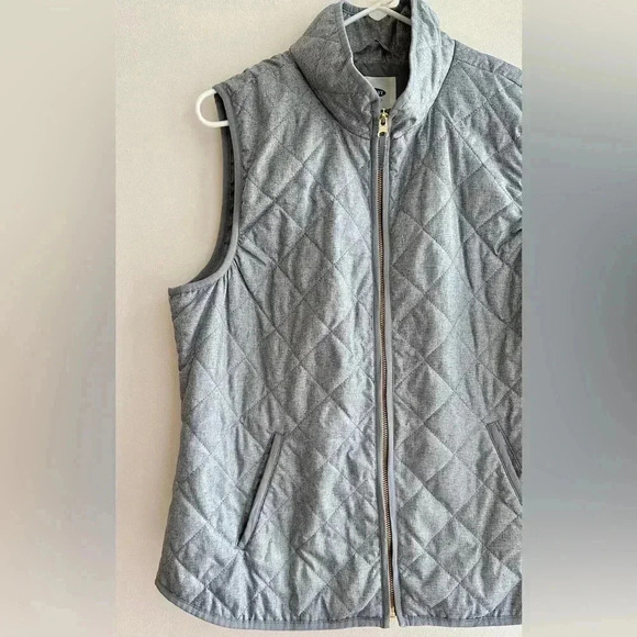 Old Navy Grey Quilted Vest, Gray Outdoor Vest, Puffer Vest, Size Large - Picture 3 of 16